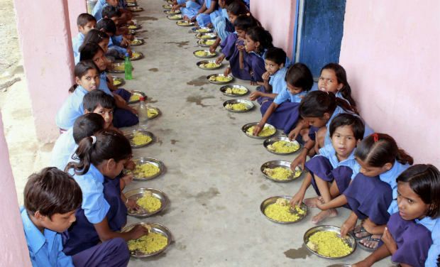 School children having mid day meal