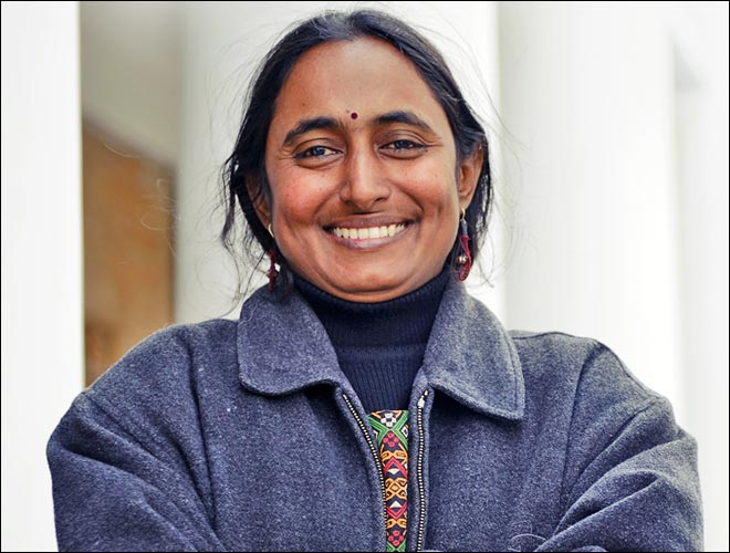 Communists addicted to Twitter? Full time protestor Kavita Krishnan found using Twitter after announcing boycott