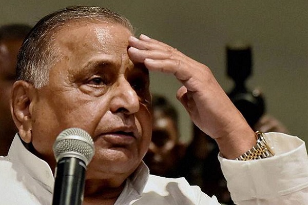 SIT constituted to probe Mulayam Singh Yadav for threatening a senior police officer