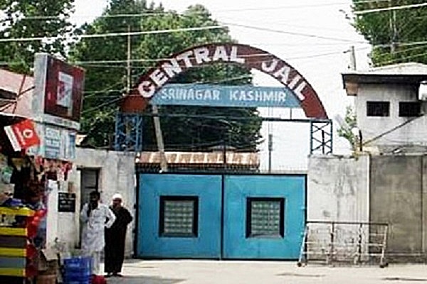 NIA recovers Jihadi material, Pakistani flag and mobile phones during its raid on Srinagar Central Jail