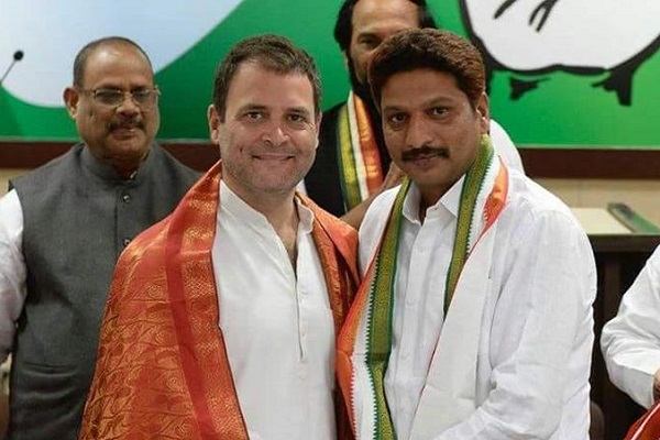 Son of a former Maoist joins the Congress party in presence of Rahul Gandhi