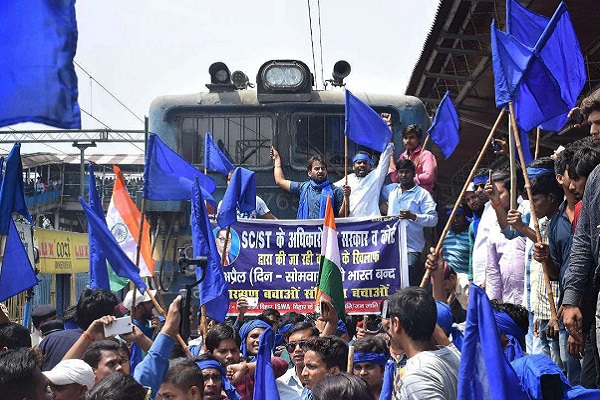 MP cop who allegedly participated in violent Dalit protests and uprooted a rail track, gets arrested