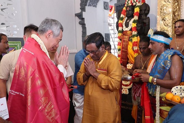 Singapore PM leads 40,000 devotees in a Puja at newly renovated 164 year old Hindu temple