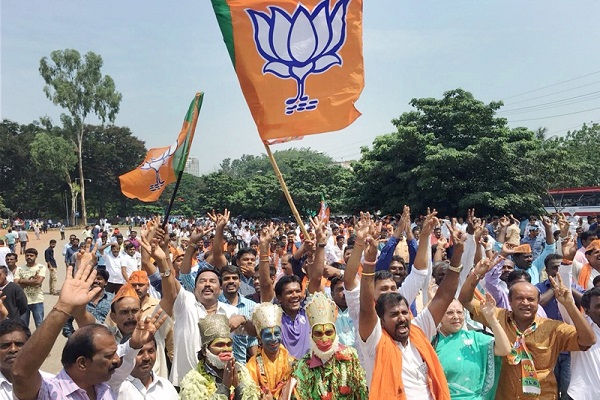 Indian Express journalist suffers a meltdown after trends suggest BJP's emergence as Karnataka's largest party