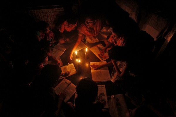 Modi govt's proposes a penalty on power companies if they indulge in load shedding