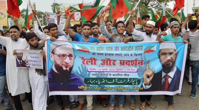 Radical Muslims protest in Bihar in support of Zakir Naik and Owaisi