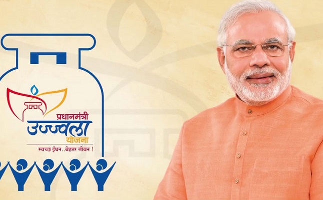 Congress posts a tweet slamming Modi government’s Ujjwala Scheme, Twitter users point out the irony