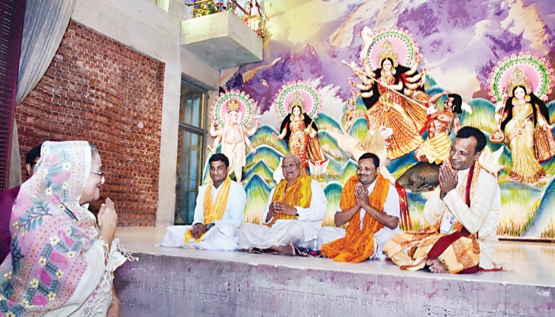 Sheikh Hasina visiting Dhakeshwari Temple