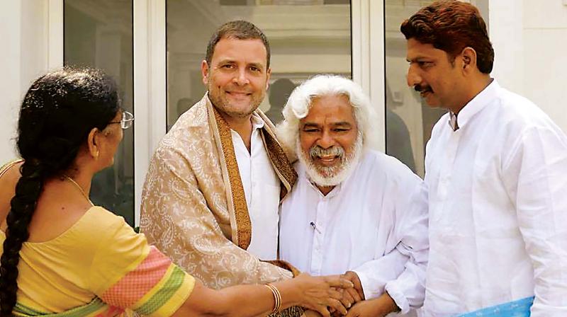 Rahul Gandhi meets Naxal sympathizers