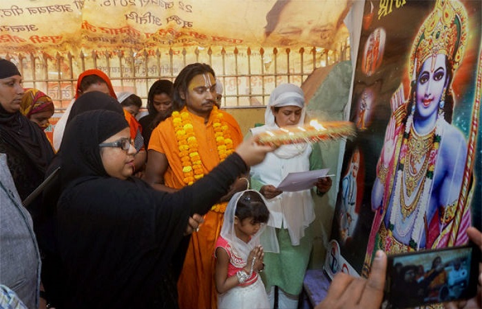 ‘Kasam Khuda ki khaate hai, mandir wahin banayenge’, Muslim women pledge support for Ram Mandir