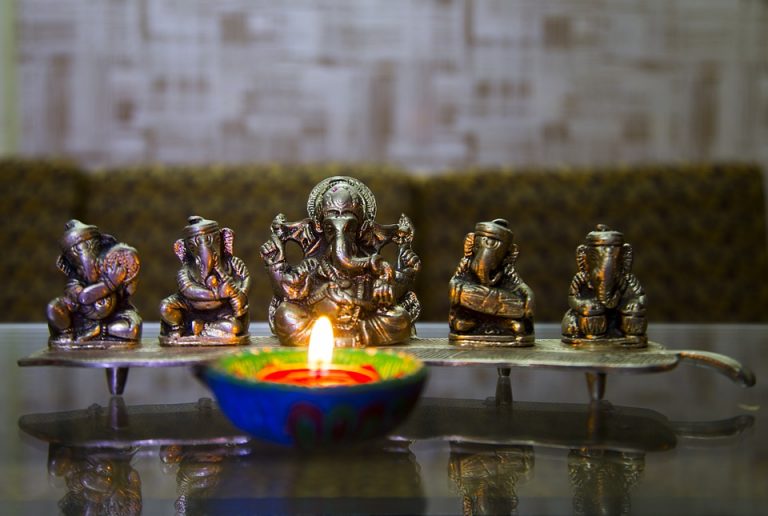 Dear ‘secular’ media, hailing Eid is good, but why so much negativity on Hindu festivals