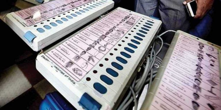 Indian Express journalist caught spreading fake news claiming ‘All votes going to Lotus’