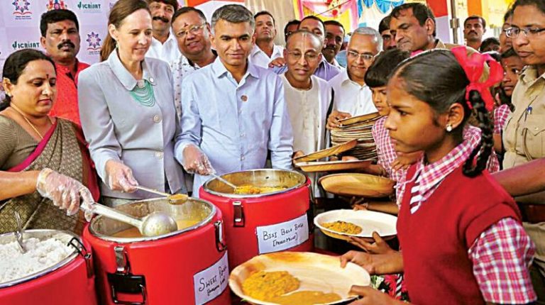 Akshaya Patra, under attack by foreign funded NGO’s and ‘civil society’, among winners of Gandhi Peace Prize