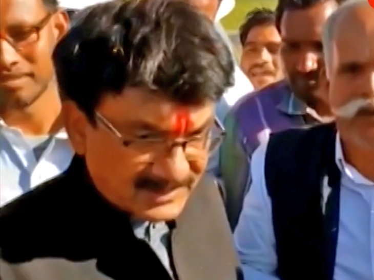 Will kick out those officers who do not obey orders, threatens Congress minister in Madhya Pradesh
