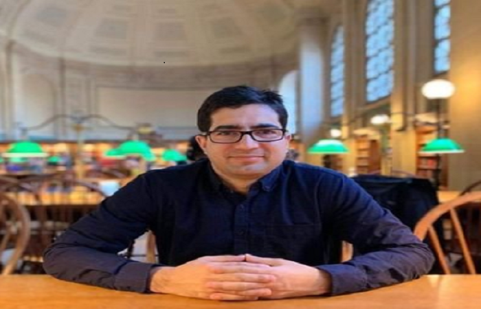 Hizbul-Mujahideen warns people about former IAS officer Shah Faesal’s ‘drama’, calls him a fodder of India