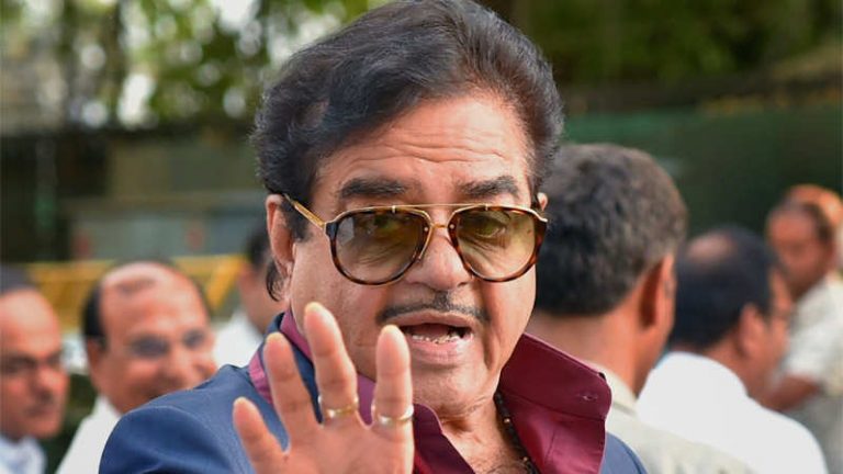 Shatrughan Sinha goofs up the day he joins Congress, praises Congress leader Shaktisinh Gohil as being backbone of BJP