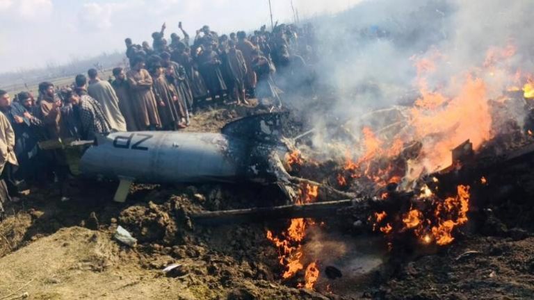 Helicopter crashes in Budgam due to technical snag, Pakistan proceeds to spread fakes news and old images
