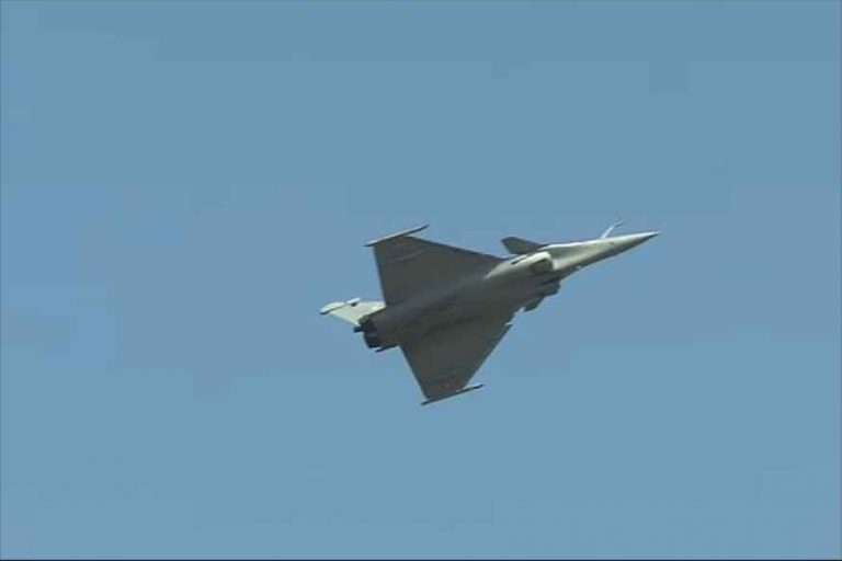 Pakistan Airforce’s F16 that violated Indian airspace shot down by Indian Air Force : Reports