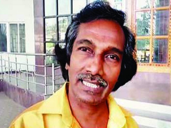 AM Sheikh Dawood promised of offering 10 litres of free liquor monthly to the families in his constituency on his victory