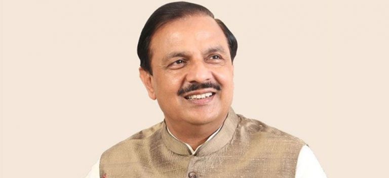 Kya aankh maari, main bhi pichhe baitha ghayal ho gaya: Union Minister Mahesh Sharma on Rahul Gandhi’s Parliament wink