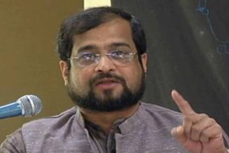 Journalist Nikhil Wagle tried to praise Indira Gandhi, only to know she was a hypocrite