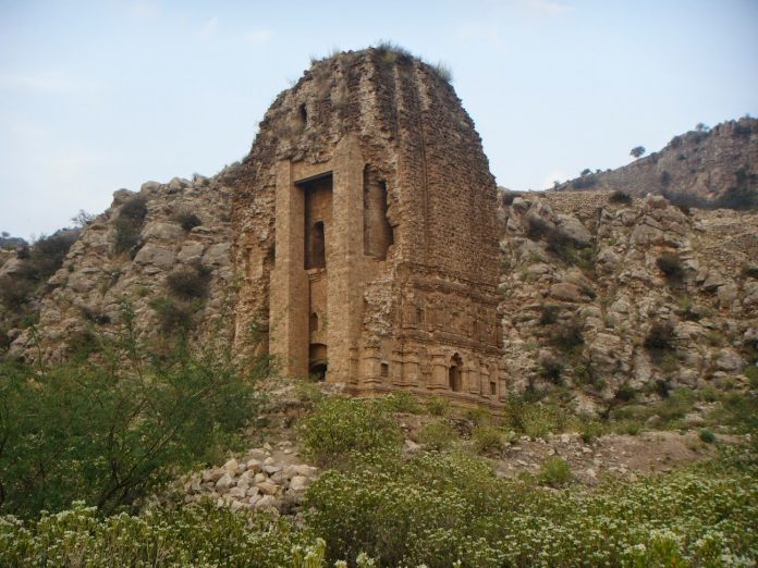 Pakistan government to restore 400 Hindu temples