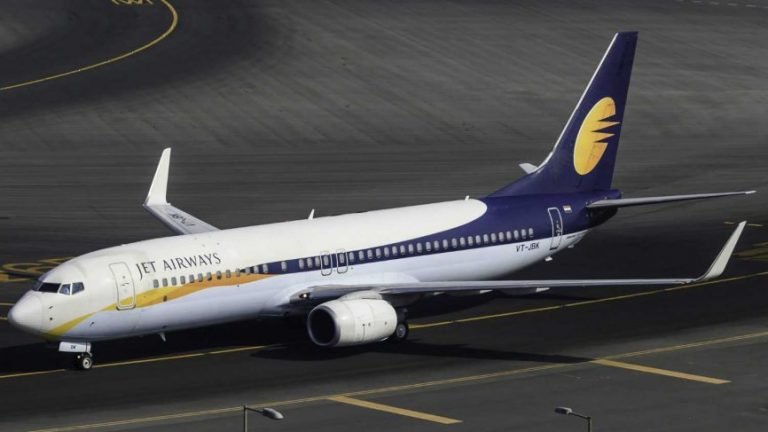 Filmmaker turned journalist insinuates the fall of Jet Airways being PM Modi’s fault, uses it to deride BJP’s ‘Vikas’ agenda