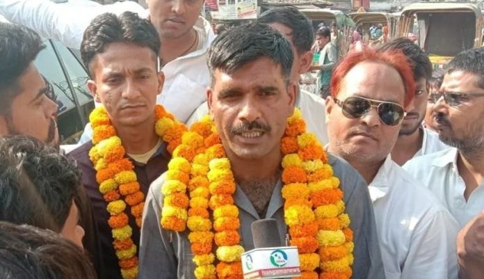 Supreme Court has dismissed Yadav's petition against EC