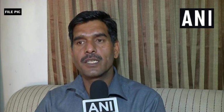 SP changes Varanasi candidate, BSF jawan sacked for indiscipline to fight PM Modi