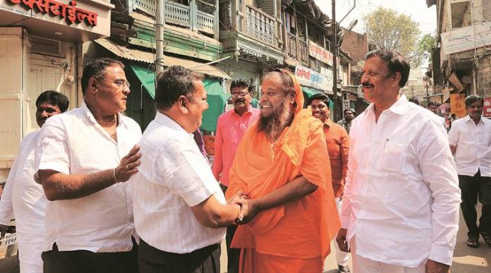 Solapur has a considerable Lingayat population