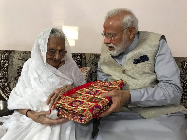 Prime Minister Modi meets his mother, ‘liberals’ have a meltdown