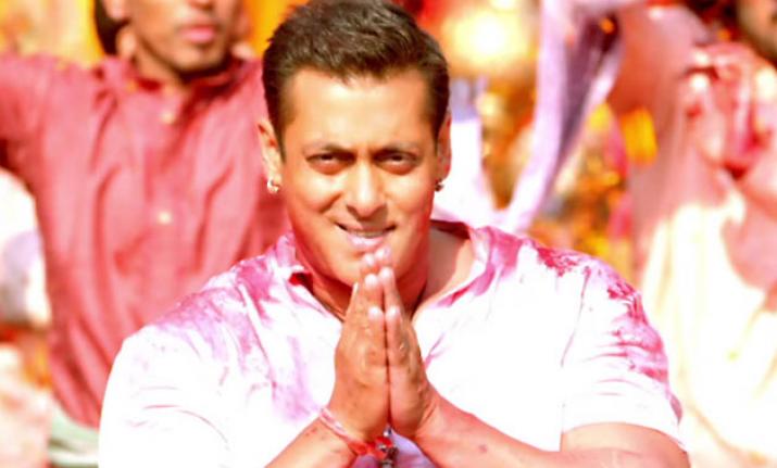 Shivling placed under a ‘plank’ on sets of Dabangg 3, Salman Khan apologises and calls himself a Shiv Bhakt