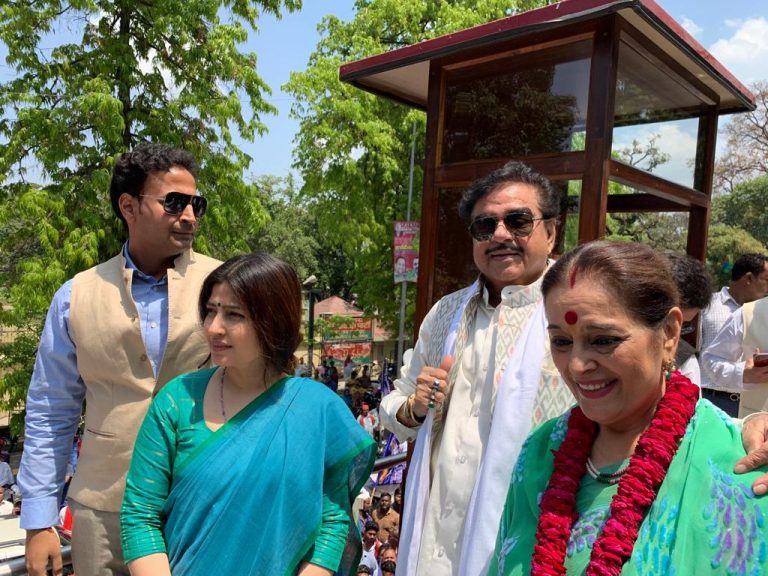 “Party pyaari hai, parivar se badhkar nahin,” Congress’ Shatrughan Sinha campaigns for SP candidate and his wife Poonam Sinha