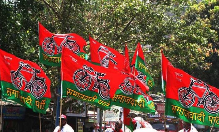 Samajwadi Party workers beat up a man in Uttar Pradesh for wearing saffron gamcha