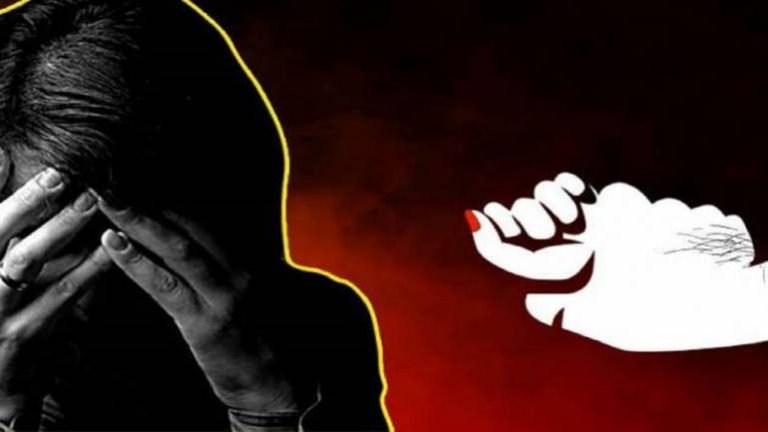 Yunus harasses and assaults girls going to attend Bhagwat Geeta recital in Agra