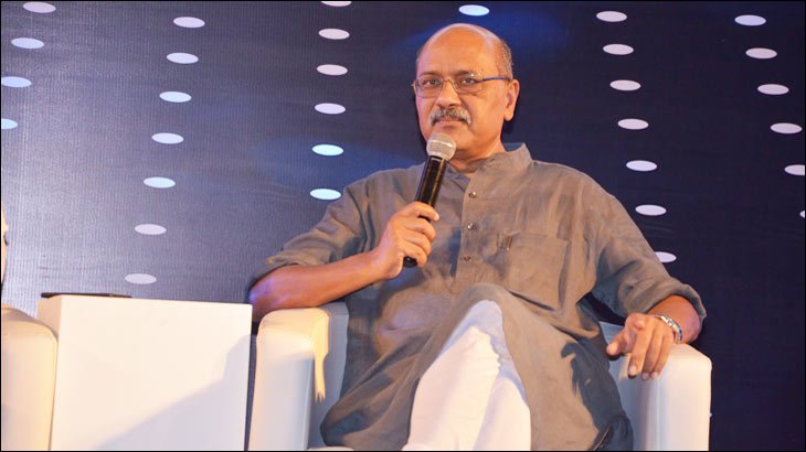 Shekhar Gupta admits that journalists chose to ignore the positive effects of Modi government’s welfare schemes