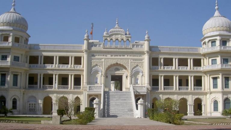 Two Indian diplomats locked up and harassed at Gurudwara in Pakistan: Reports