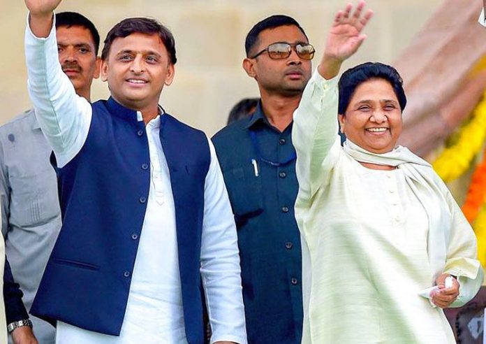 Workers of SP BSP indulge in a brawl before the mahagathbandhan rally in Ghazipur