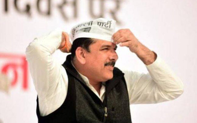 AAP’s Sanjay Singh wants Arnab Goswami to either go to a mental asylum, be jailed or drowned