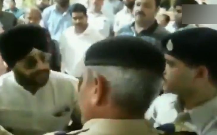 Watch: Congress leader misbehaves with Indore police after being denied entry into a meeting