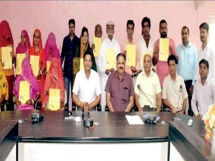 34 Pakistani Hindus in Rajasthan were given Indian citizenship last week