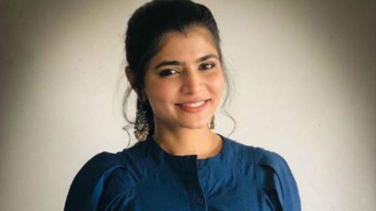 Singer Chinmayi Sripada resorts to spreading fake news targeting Uttar Pradesh police, UP police schools her with facts