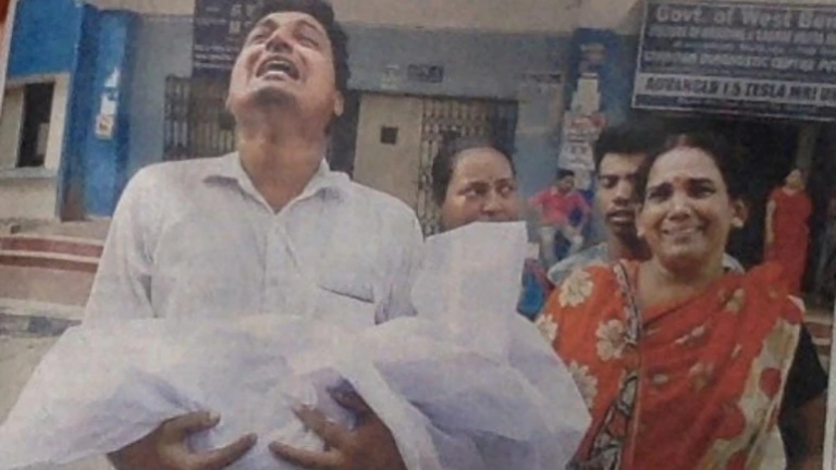 Kolkata: Father blames Police for newborn’s death for not letting him enter the Hospital amidst Doctors’ Strike