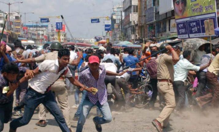 Bhatpara violence: Clashes erupt yet again as BJP delegation reach the area after two people died, Police lathicharge locals