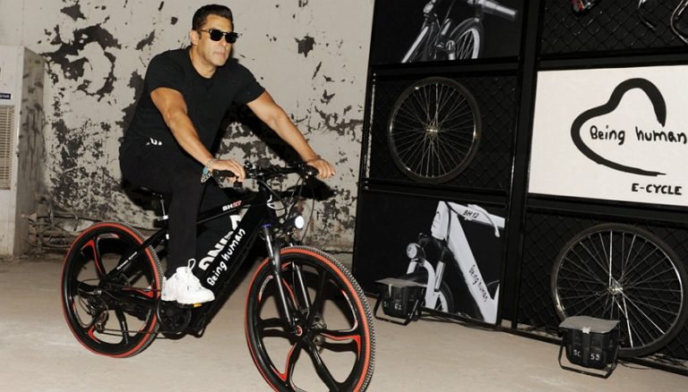 Journalist with JK24X7 files a criminal case against actor Salman Khan: Accuses him of robbery, assault and criminal intimidation