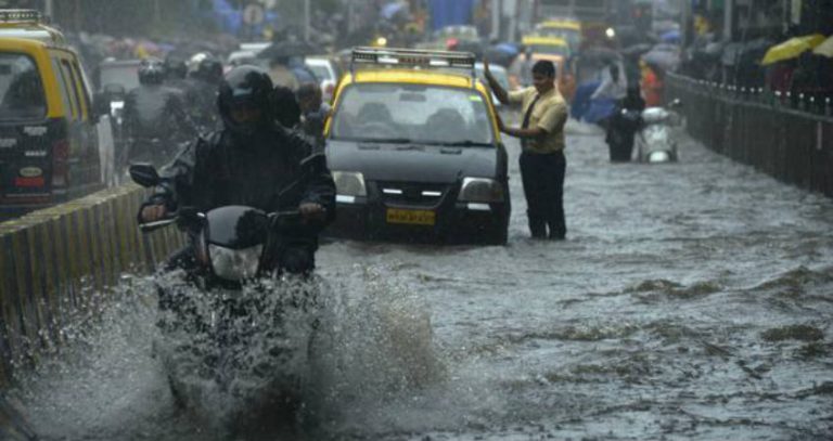 Mumbai Police warns heavy rain in the city tonight, issue advisory not to venture in water-logged areas and near sea