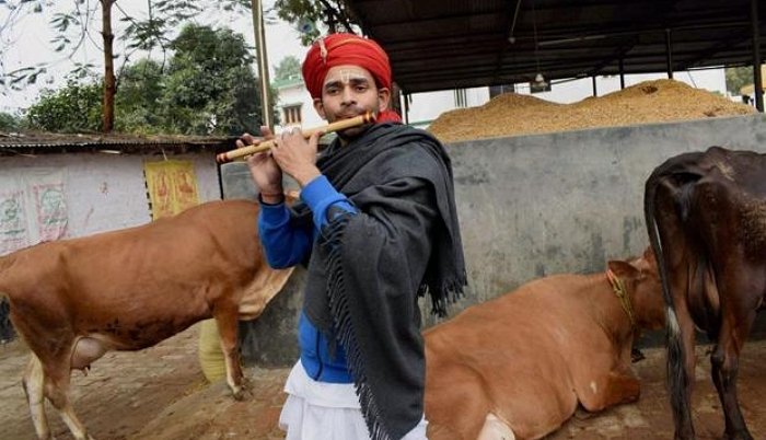 Whoever tries to come between me and my brother will be slain by Sudarshan Chakra: Tej Pratap Yadav
