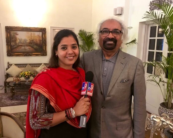 TV9 Bharatvarsh deletes its video after Twitter users expose the fake video claiming PM Modi met former PM Manmohan Singh to discuss Indian economy