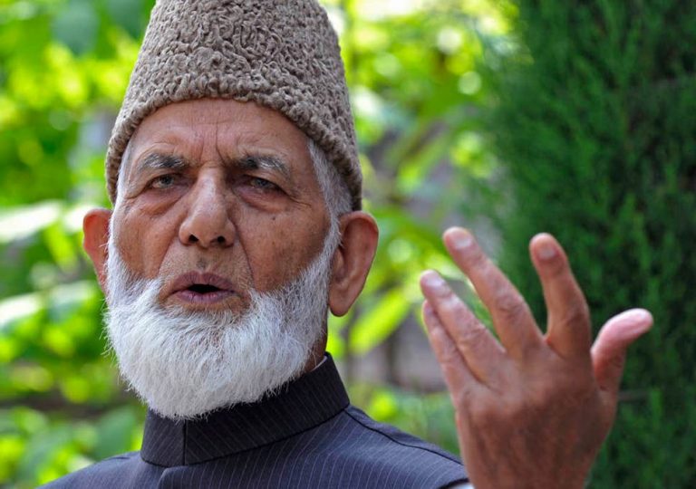 Secret internet access to separatist leader Geelani in Kashmir, BSNL suspends 2 employees