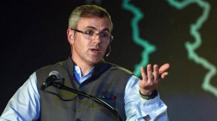 Omar Abdullah complaints about his 'secret chat' with a journalist being leaked, journalist blames Twitter for it